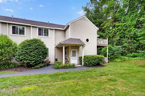 202-202 Burgoyne Dr, Halfmoon, NY, 12065-8105 | Card Image
