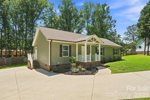 312 Sailwinds Rd, Mooresville, NC, 28115-7131 | Card Image
