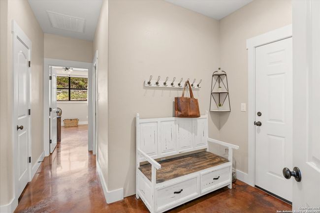 122 Twisting Oak Ct, House other with 4 bedrooms, 3 bathrooms and null parking in Pipe Creek TX | Image 31
