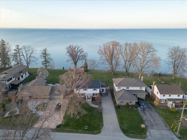 20 Lakeside Dr, House other with 5 bedrooms, 3 bathrooms and 6 parking in Grimsby ON | Image 41