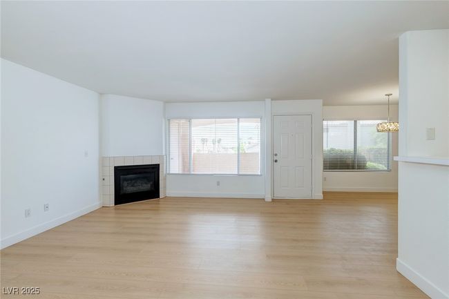 UNIT-136 - 8450 Alta Dr, Condo with 2 bedrooms, 2 bathrooms and null parking in Las Vegas NV | Image 8