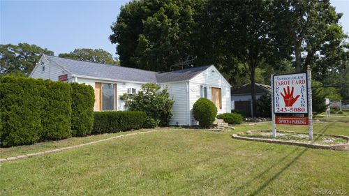 1443 Deer Park Ave, Babylon, NY, 11703-1609 | Card Image