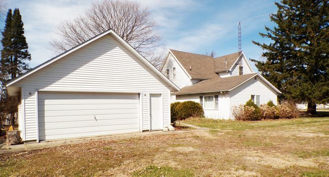 607 E Washington St, House other with 3 bedrooms, 3 bathrooms and 2 parking in Downs IL | Image 54