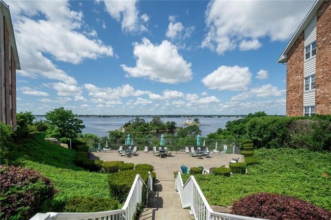 17B - 45 Bullocks Point Ave, Condo with 1 bedrooms, 1 bathrooms and 1 parking in Riverside RI | Image 5