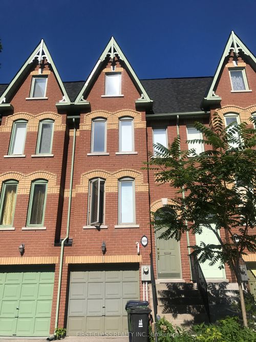 32D Oxford St, Toronto, ON, M5T1N9 | Card Image