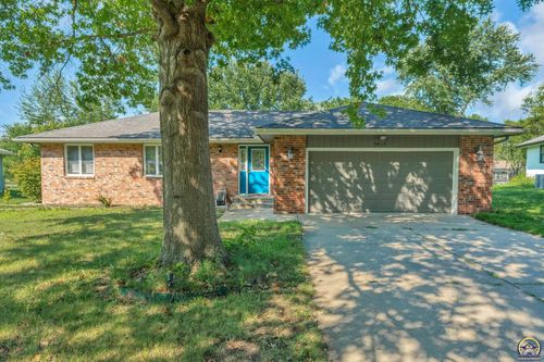 3812 Fair Meadows Pl, Topeka, KS, 66605-2147 | Card Image