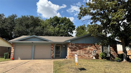 507 Salem Dr, Arlington, TX, 76014-3017 | Card Image