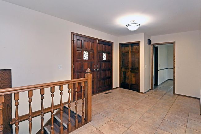 Large Freshly Painted Ceramic Tile Entry Foyer! | Image 19