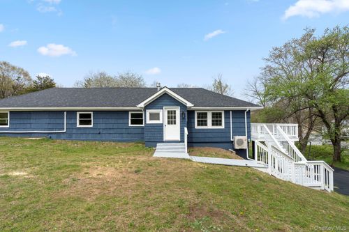 905 N Quaker Lane, Hyde Park, NY, 12580 | Card Image