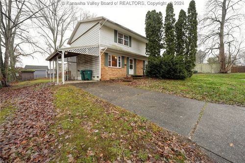 301 Charles Court, Hurricane, WV, 25526 | Card Image