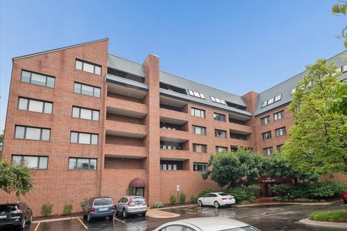 512-101 S Summit Avenue, Park Ridge, IL, 60068 | Card Image