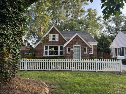 2389 Buckingham Ave, Birmingham, MI, 48009-5870 | Card Image