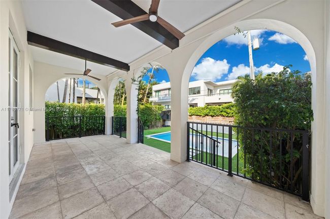 B - 464 Fernwood Rd, Townhouse with 3 bedrooms, 3 bathrooms and null parking in Key Biscayne FL | Image 16