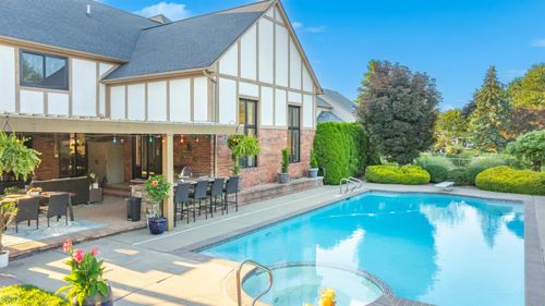 52522 Charing Way, Shelby Township, MI, 48315-2547 | Card Image