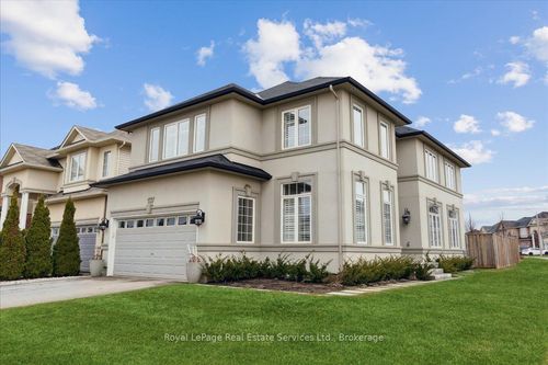 137 Irwin Ave, Ancaster, ON, L9K0G2 | Card Image