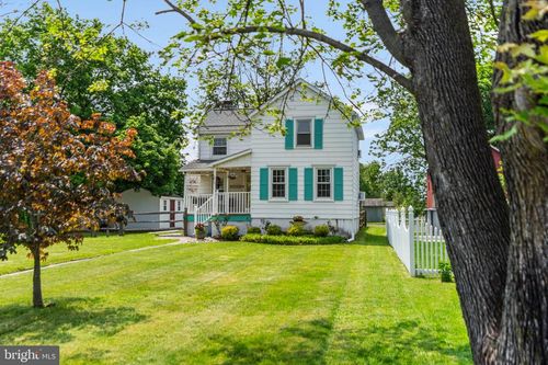 212 N Hellertown Ave, QUAKERTOWN, PA, 18951-1319 | Card Image
