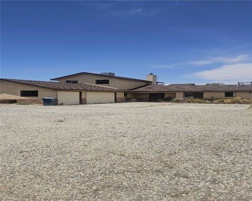 2910 Silver Ridge Dr, Pinon Hills, CA, 92372 | Card Image