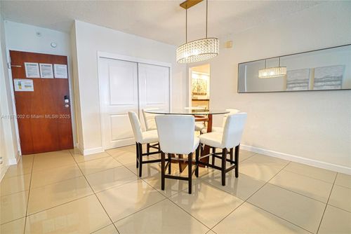 11j-4001 S Ocean Dr, Hollywood, FL, 33019-3019 | Card Image
