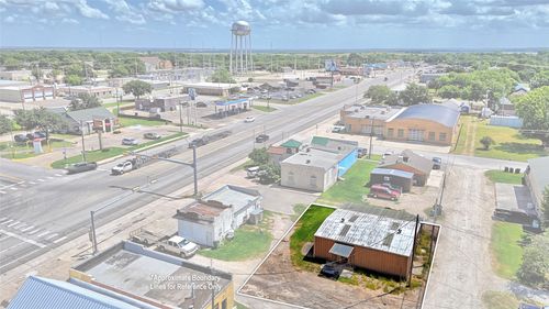 105 W Highway 82, Nocona, TX, 76255-2616 | Card Image