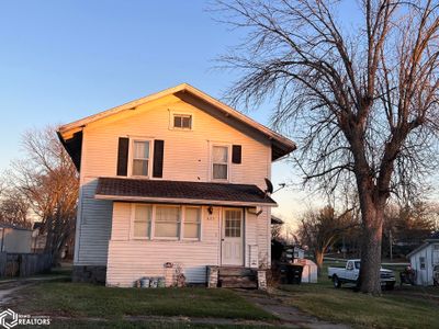 825 Maple Street, Home with 3 bedrooms, 1 bathrooms and 2 parking in Murray IA | Image 1