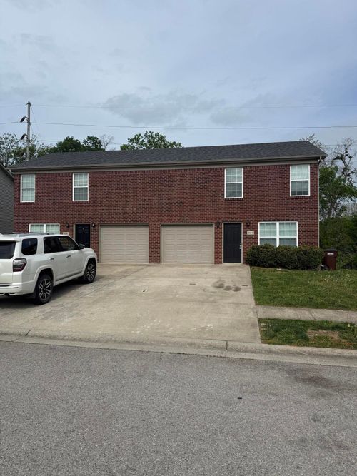 804 Melanie Ln, Richmond, KY, 40475-2784 | Card Image
