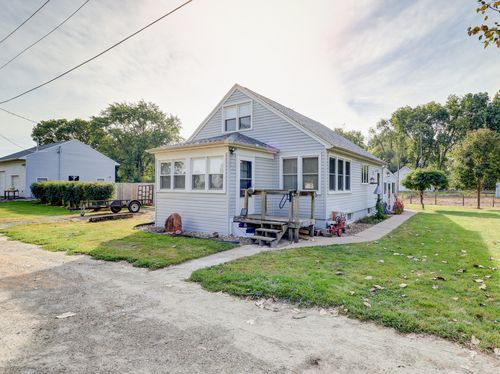 24839 Indian Ridge Rd, Sterling, IL, 61081-8831 | Card Image