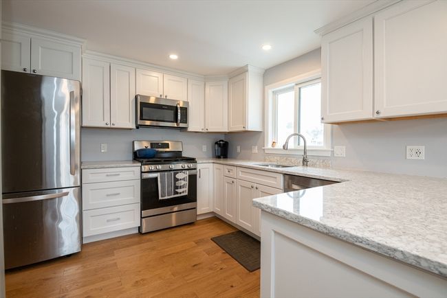 242 Bancroft Ave, House other with 4 bedrooms, 2 bathrooms and 4 parking in Reading MA | Image 9