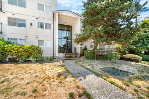 apt-105-11556 Greenwood Ave N, Seattle, WA, 98133-8635 | Card Image