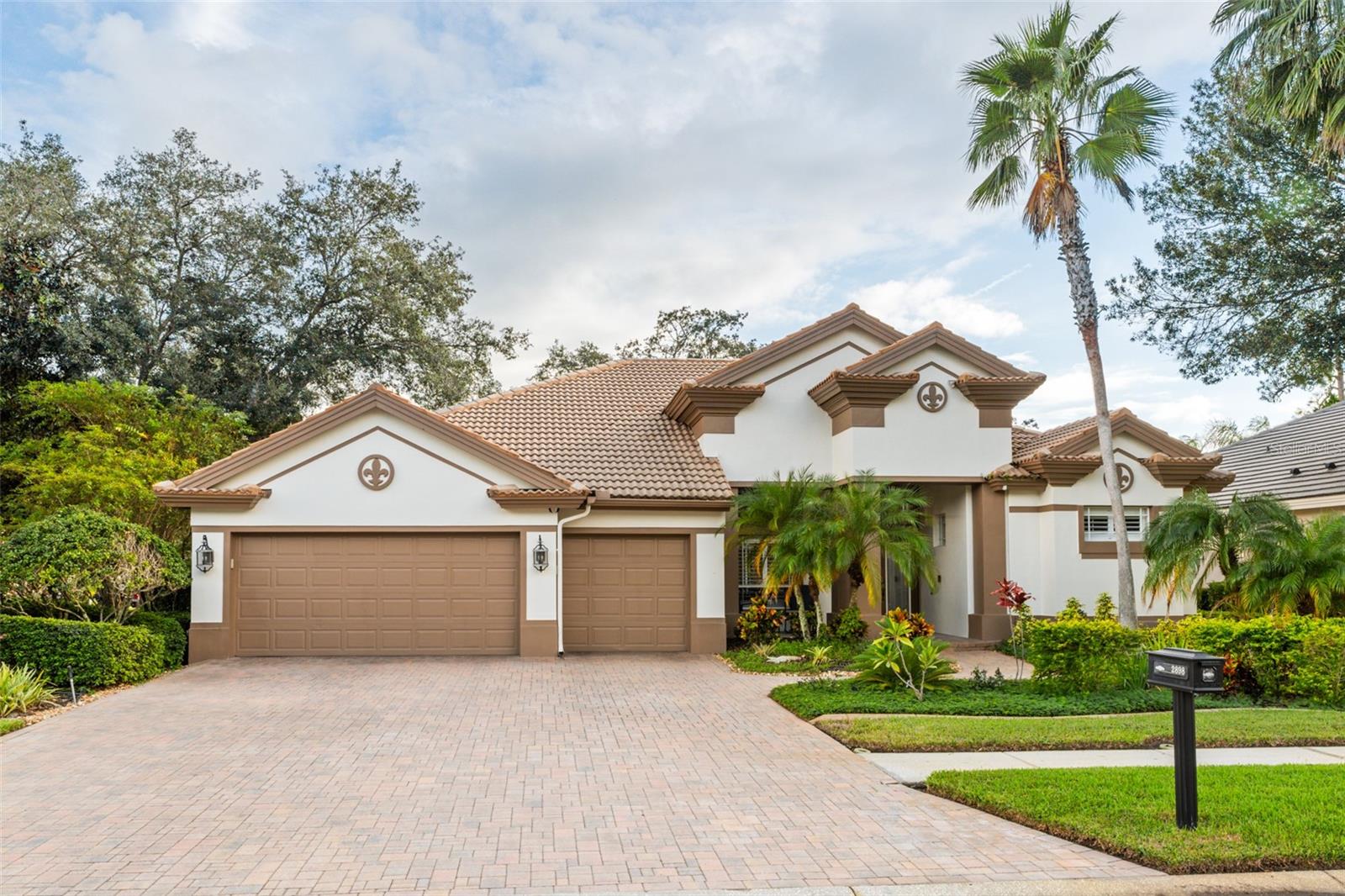 Grey Oaks Blvd, Tarpon Springs, FL 34688