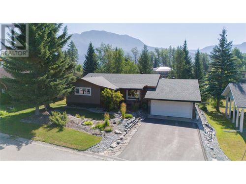 19 Aspen Cres, Fernie, BC, V0B1M5 | Card Image