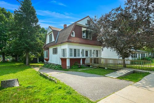 71 Gibson St, Parry Sound, ON, P2A1X2 | Card Image