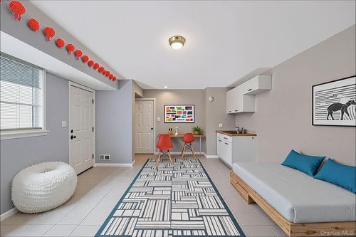 123 Amity Pl, Staten Island, NY, 10303-1705 | Card Image