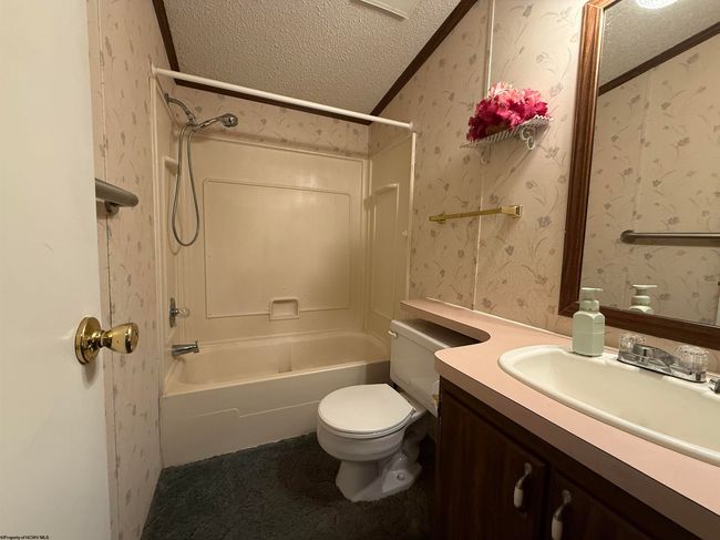 2610 Maple Spring Hwy, House other with 3 bedrooms, 3 bathrooms and 3 parking in Eglon WV | Image 15