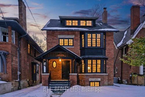 111 Roxborough Dr, Toronto, ON, M4W1X5 | Card Image