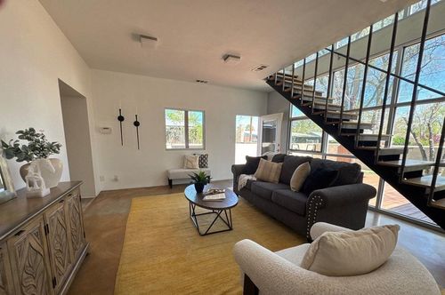 912 Hermosa Dr Ne, Albuquerque, NM, 87110-7710 | Card Image