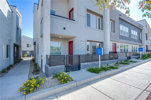 31 Newport Edge Pl, Henderson, NV, 89015-7744 | Card Image
