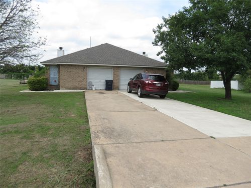 207 Axis Deer Trl, Hutto, TX, 78634-5232 | Card Image