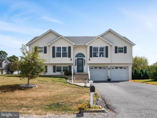 204 Wallace Ave, INWOOD, WV, 25428-3886 | Card Image