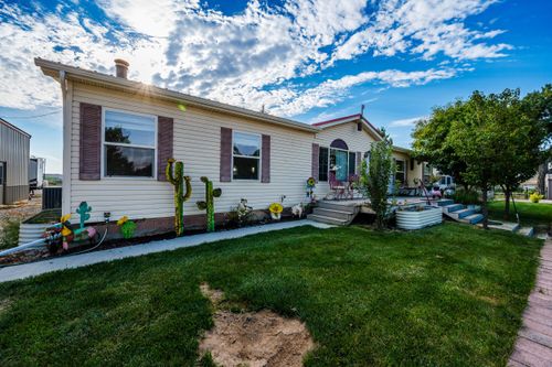 200 2nd St, Kaycee, WY, 82639-5018 | Card Image