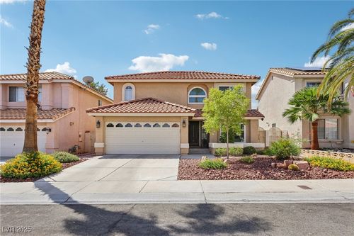 8221 Hollow Wharf Dr, Las Vegas, NV, 89128-7424 | Card Image