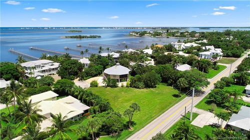 18 Cranes Nest St, Sewalls Point, FL, 34996-6403 | Card Image