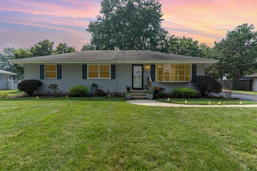 819 Baskin Dr, Joliet, IL, 60404-8617 | Card Image