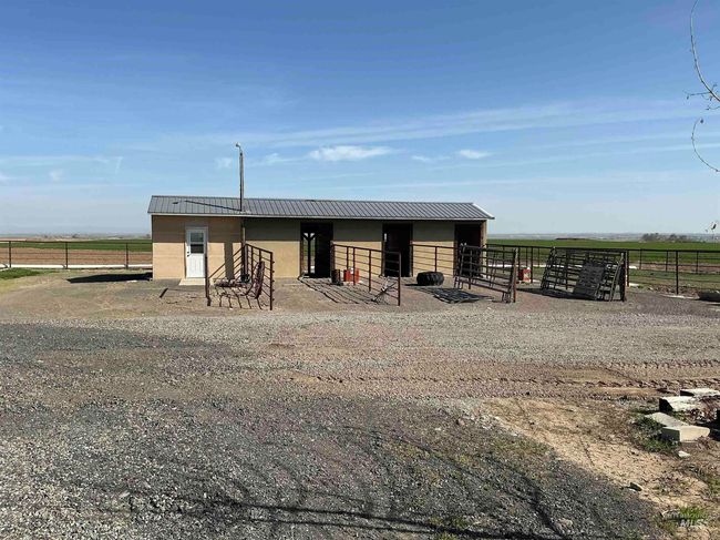 1852 E 4400 N, House other with 3 bedrooms, 3 bathrooms and 3 parking in Buhl ID | Image 31