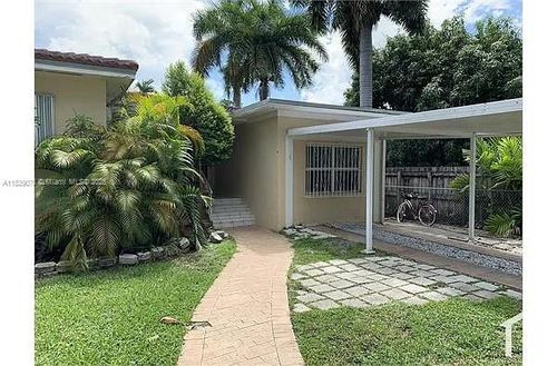 800 Sw 25th Rd, Miami, FL, 33129-2212 | Card Image