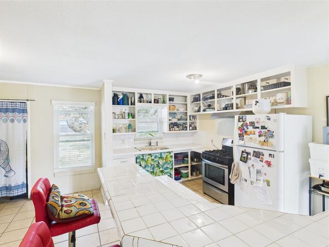 1429 S Mathis St, House other with 2 bedrooms, 1 bathrooms and null parking in Rockport TX | Image 8