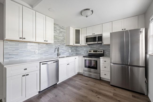 APT-213 - 400 Base Ave E, Condo with 2 bedrooms, 2 bathrooms and null parking in VENICE FL | Image 10