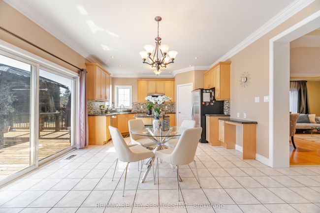 5 Belleville Dr, House other with 6 bedrooms, 5 bathrooms and 6 parking in Brampton ON | Image 15