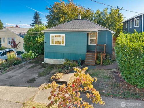 733 N 97th St, Seattle, WA, 98103-3119 | Card Image