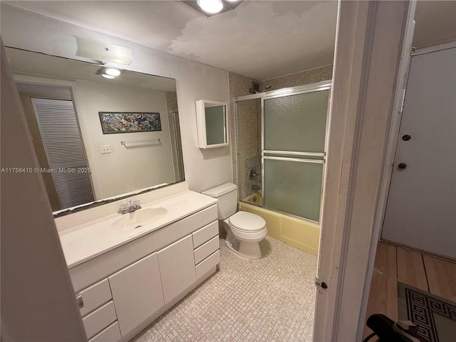 APT-707 - 401 Ocean Dr, Condo with 0 bedrooms, 1 bathrooms and null parking in Miami Beach FL | Image 25