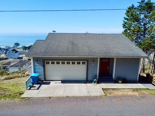 52 Spruce Road, Shelter Cove, CA, 95589 | Card Image